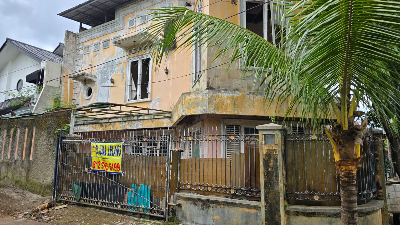 RUMAH DI PERUMAHAN BINTARO JAYA SEKTOR 2, TANGERANG SELATAN DENGAN LUAS TANAH 200m2