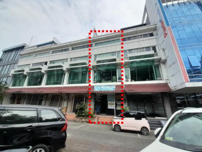 RUKO DI KOMPLEK GALERI NIAGA MEDITERANIA 1, JAKARTA UTARA DENGAN LUAS TANAH 63m2