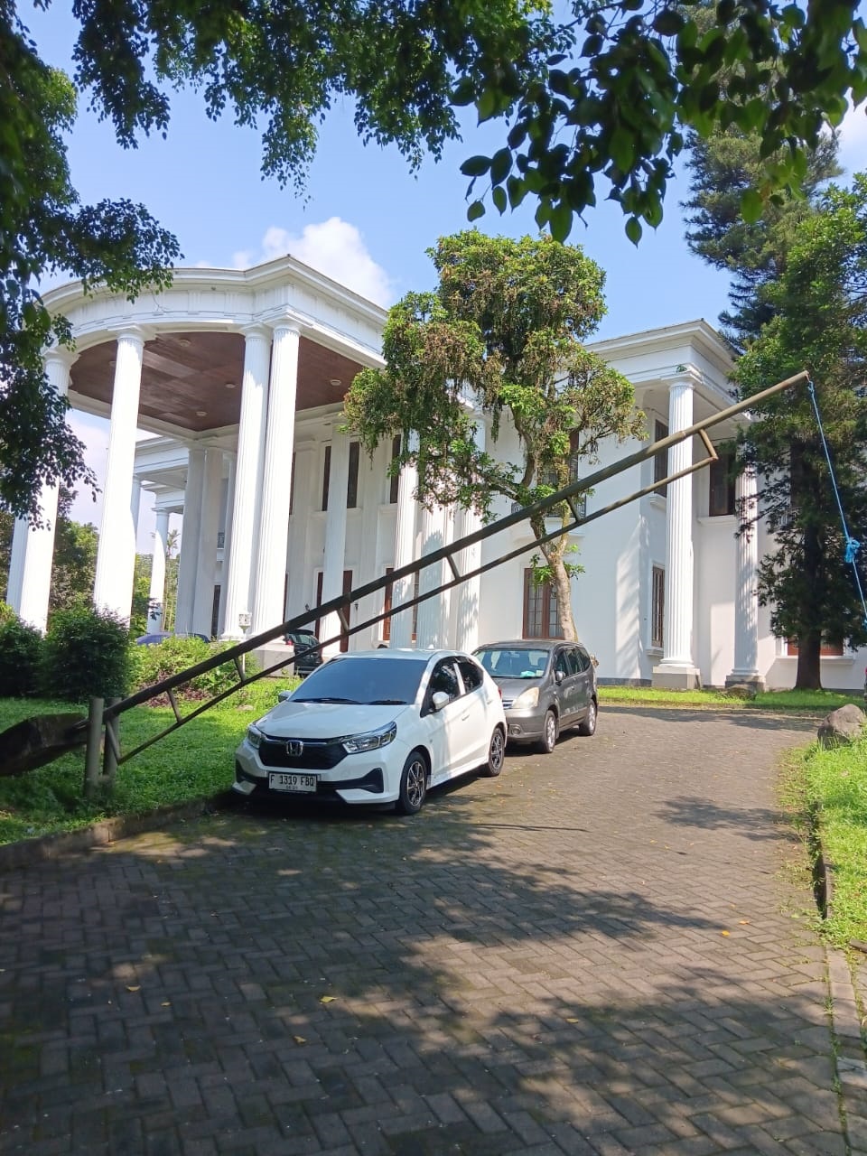 RUMAH DI JALAN RAYA TAJUR, BOGOR DENGAN LUAS TANAH 25.163m2