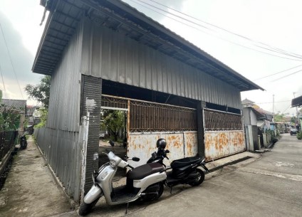 GARASI DI KAMPUNG WARUDOYONG, KARAWANG DENGAN LUAS TANAH 217m2