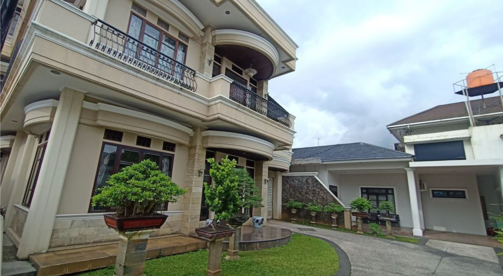 RUMAH DI JALAN IKAN JELABAT II, BANDAR LAMPUNG DENGAN LUAS TANAH 873m2