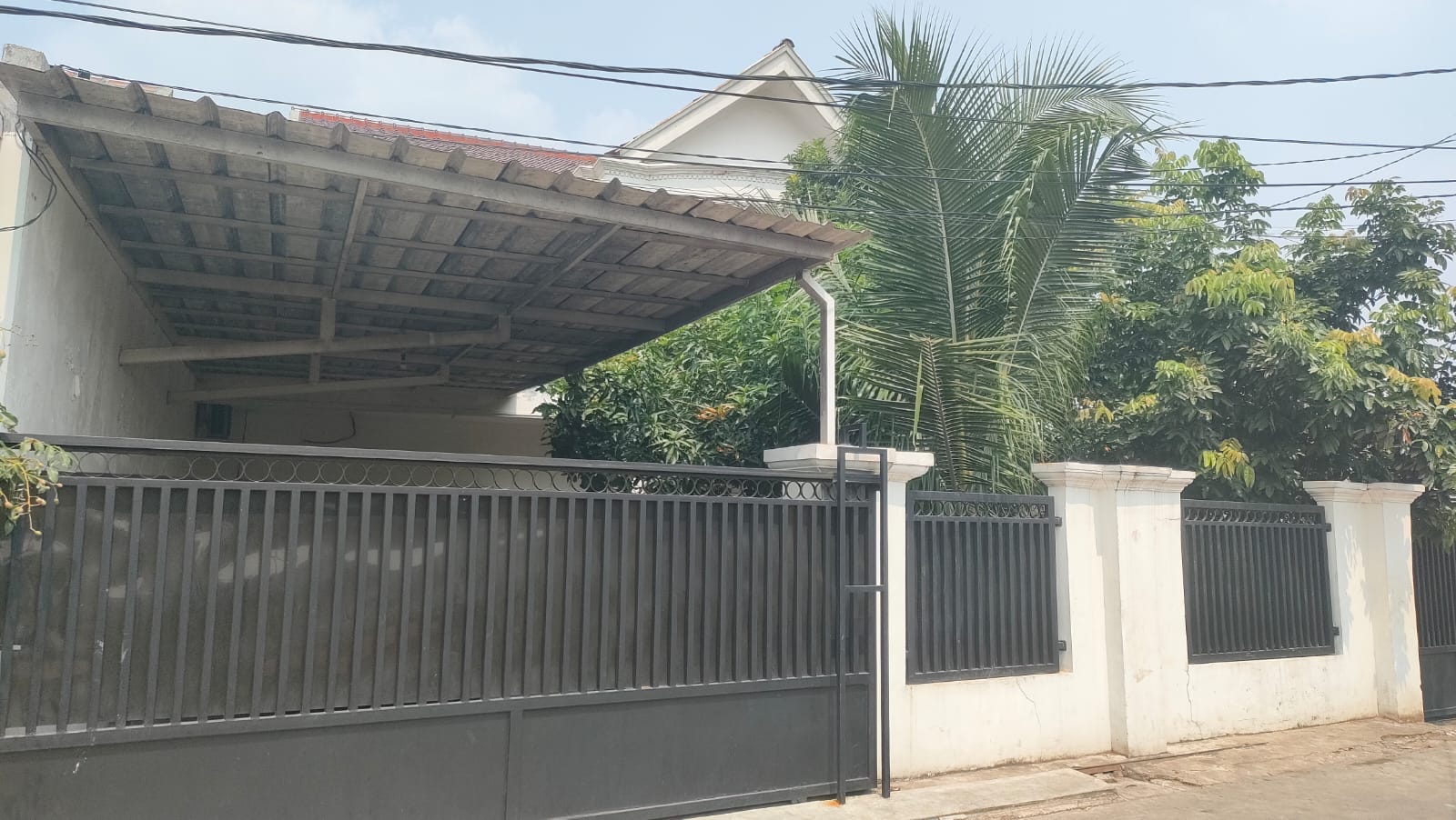 RUMAH DI JALAN UJUNG ASPAL, JAKARTA SELATAN DENGAN LUAS TANAH 229m2