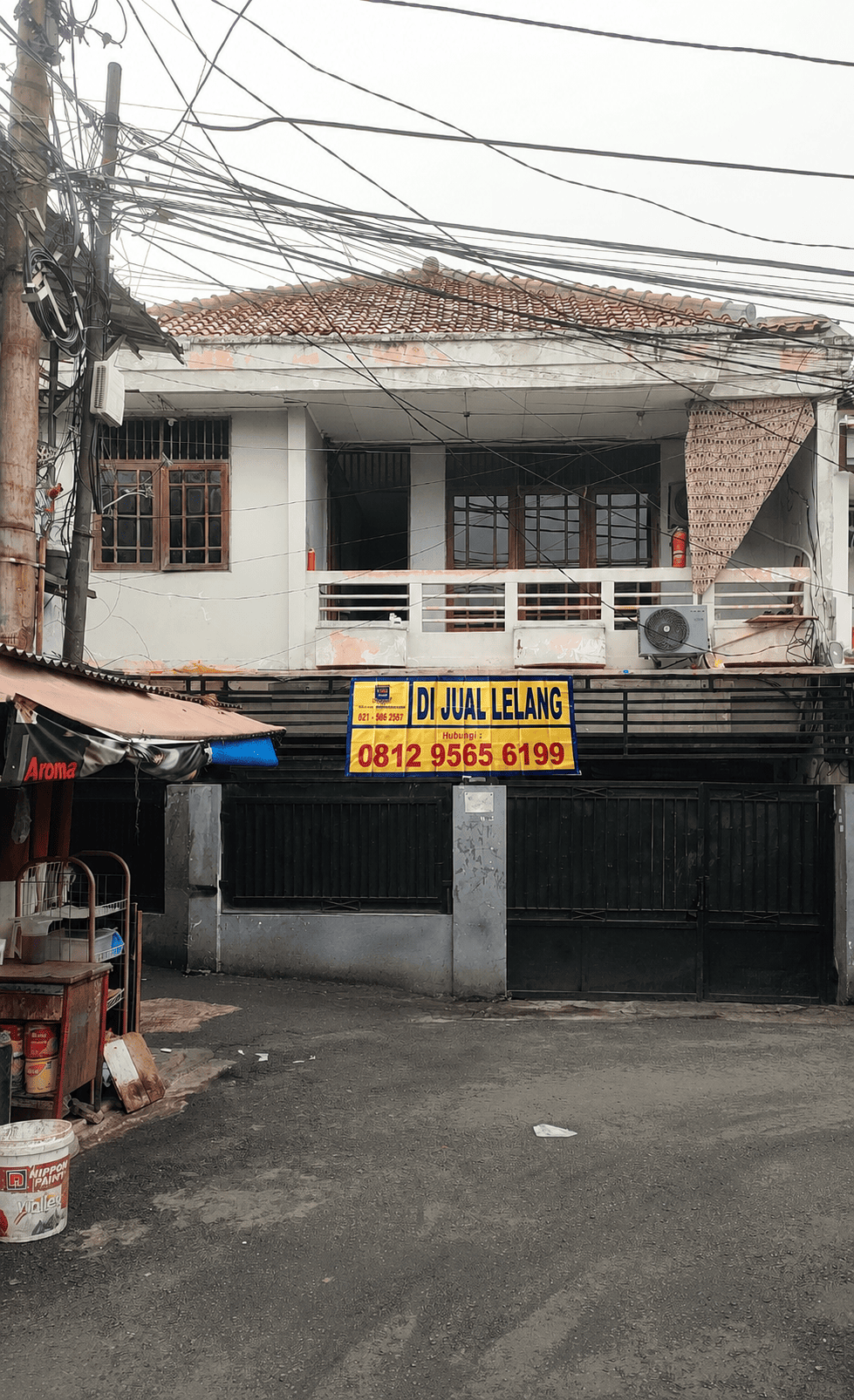 RUMAH DI JALAN KOTA BAMBU, JAKARTA BARAT DENGAN LUAS TANAH 151m2