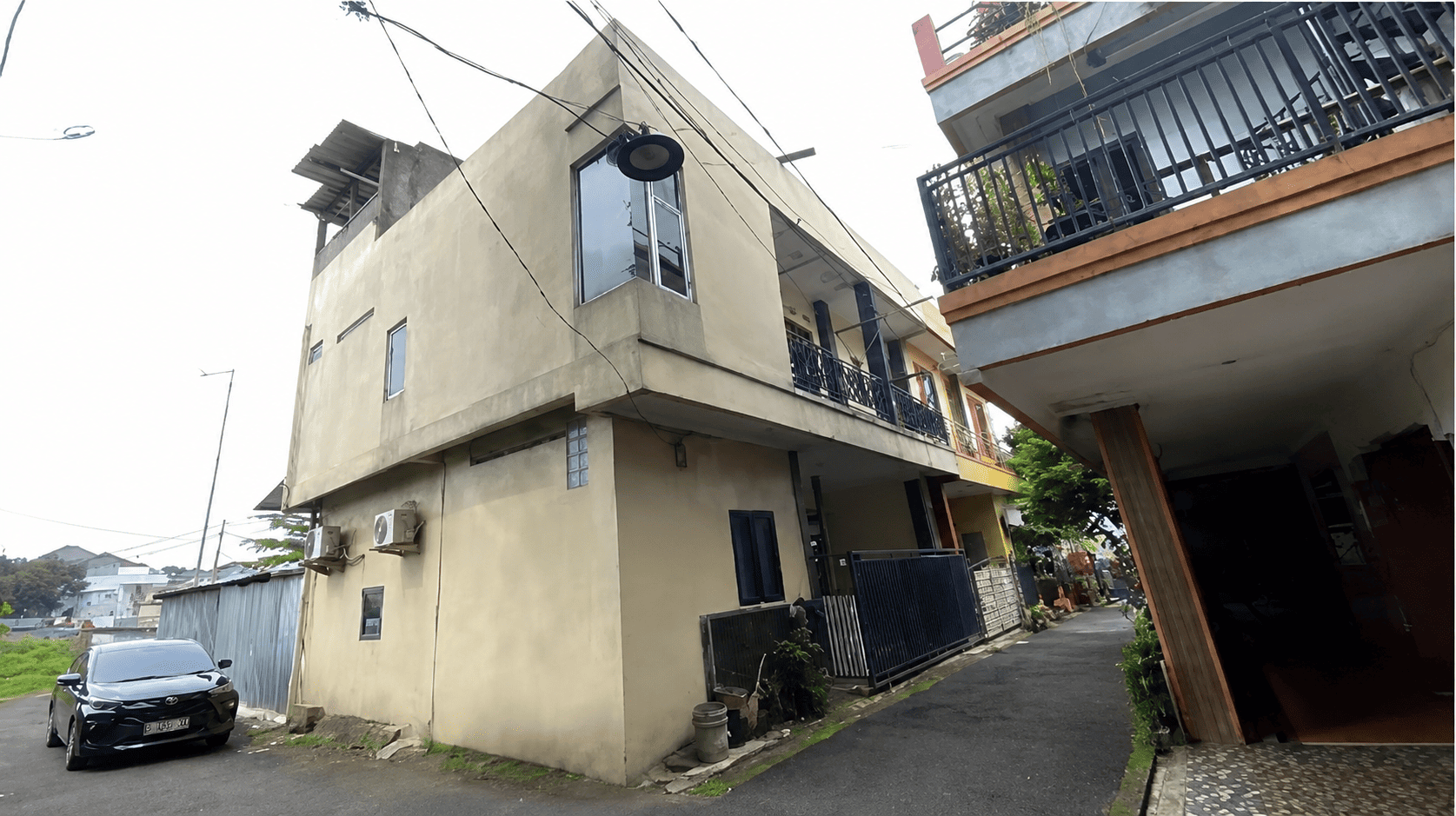 RUMAH DI KAMPUNG CILEDUG UTARA, TANGERANG SELATAN DENGAN LUAS TANAH 129m2
