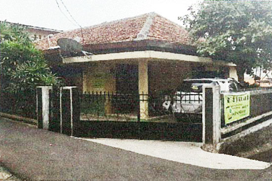 RUMAH DI JALAN JAMBRUT, JAKARTA TIMUR DENGAN LUAS TANAH 295m2
